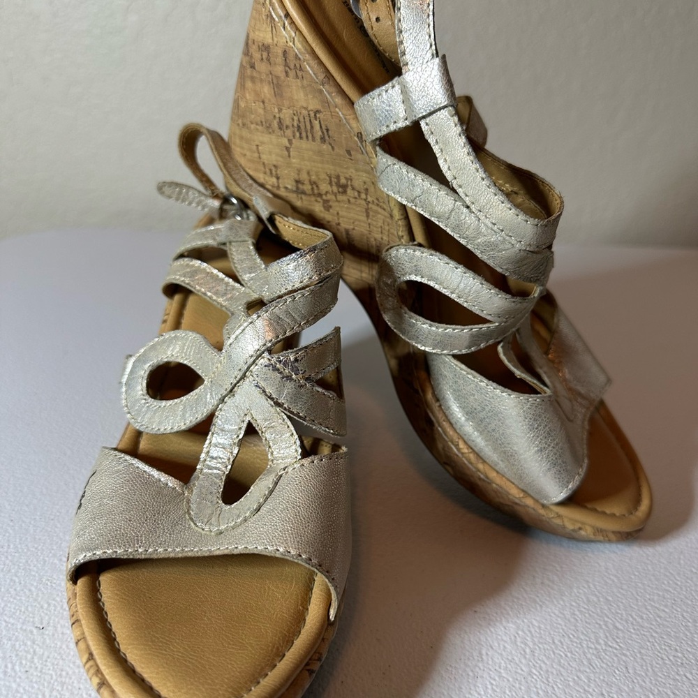 Born Silver/ gold metallic Wedge Sandals with Open Toe and Crisscross Straps